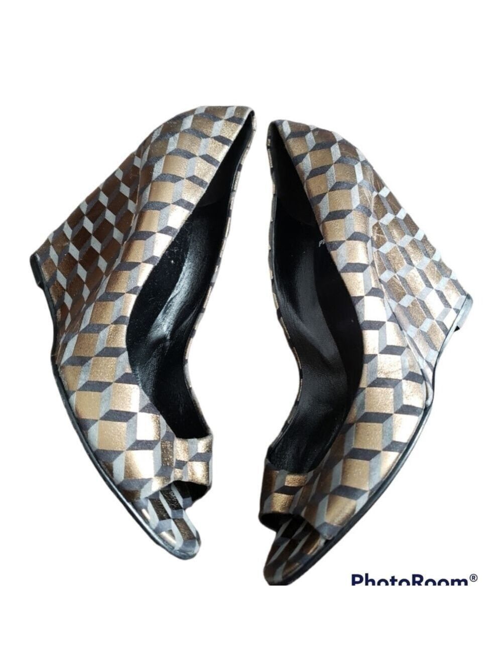 HP. PIERRE Hardy Geometric Pattern Wedge Heels
